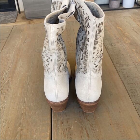 Anthropologie Cut-Out Ivory Suede Western Boots US 9 NWOB - Picture 12 of 14